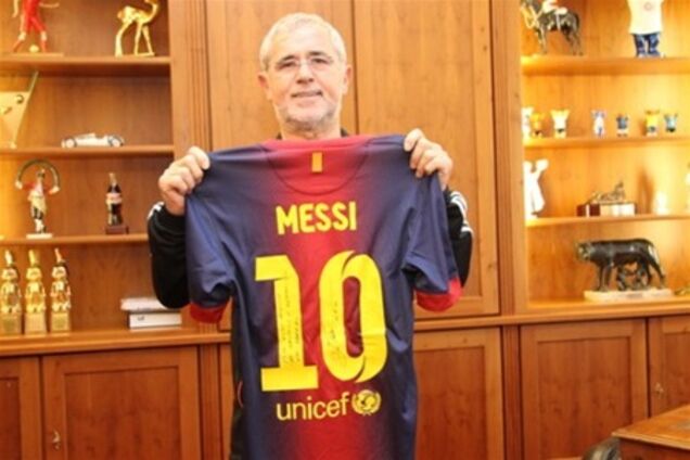 Легендарный Мюллер отдал подарок Месси