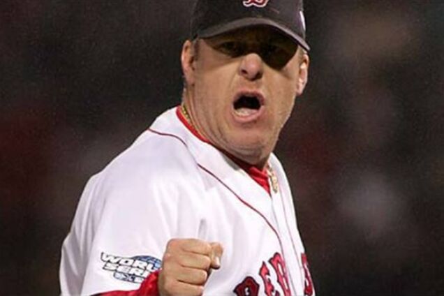 Курт Шиллинг для расплаты с долгами продаст легендарный носок