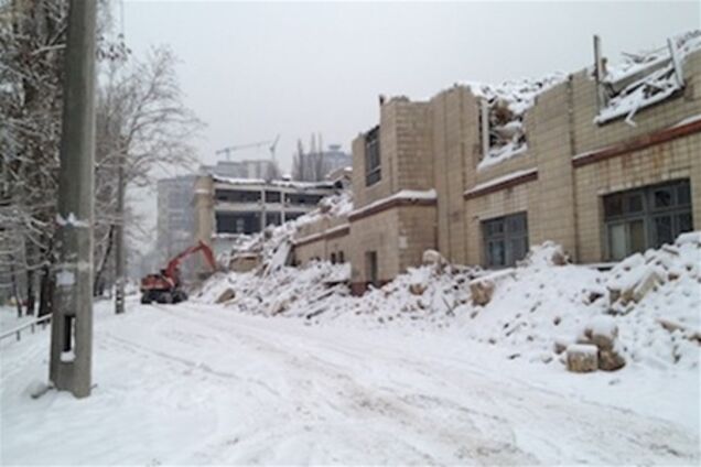 В Киеве сносят здание 'Пресса Украины'