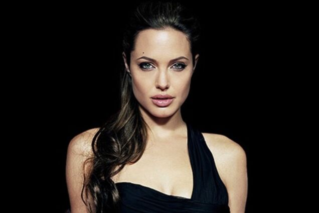 Джоли 'отобрала' звание самой стильной у Миддлтон. Фото