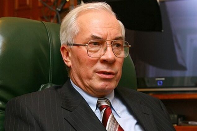 Азаров: захворів на грип - сиди вдома