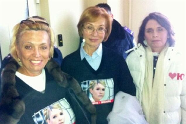 Соратниц Тимошенко вынесли 'за руки и ноги' - нардеп