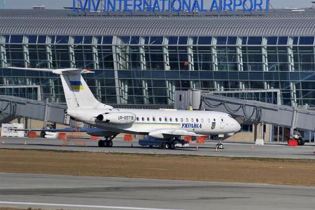 Из-за снегопада две авиакомпании отменили рейсы из Львова