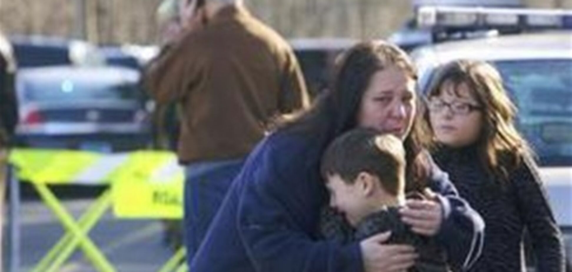 В школах США вводят вооруженную охрану после расстрела 20-ти детей