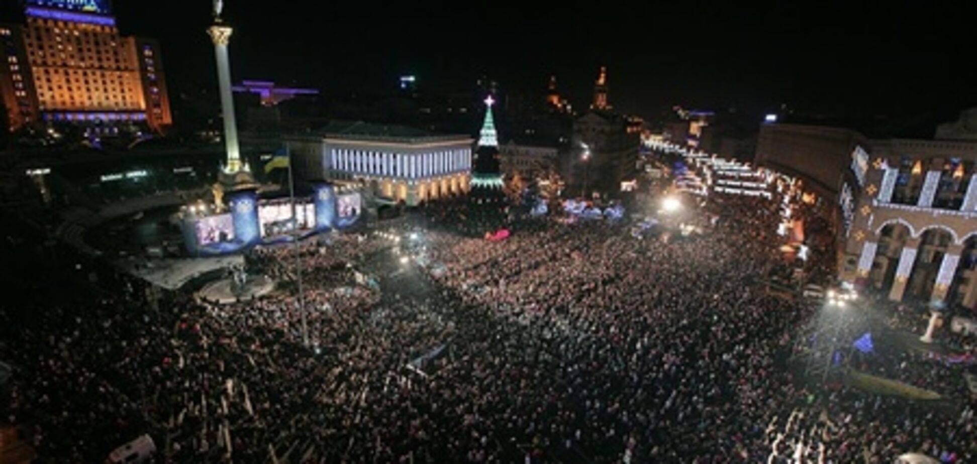 На Майдане Новый год встречали 25 тысяч человек