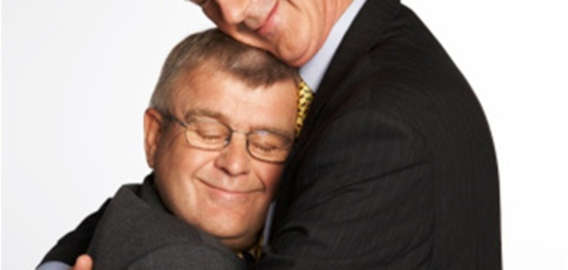 Мир отмечает День объятий. Видео