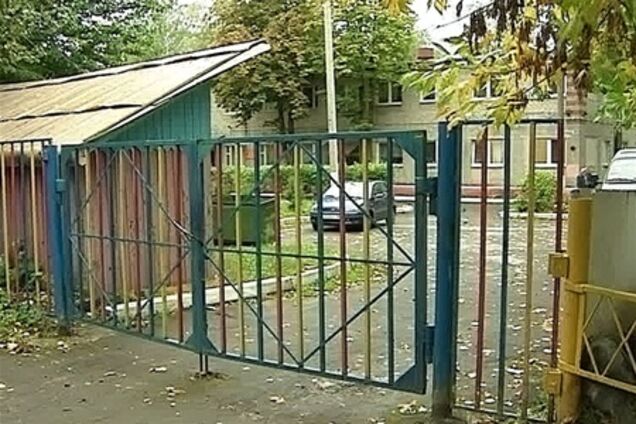 В Петербурге 3-летнего больного сироту не пускают в США к усыновившей его паре