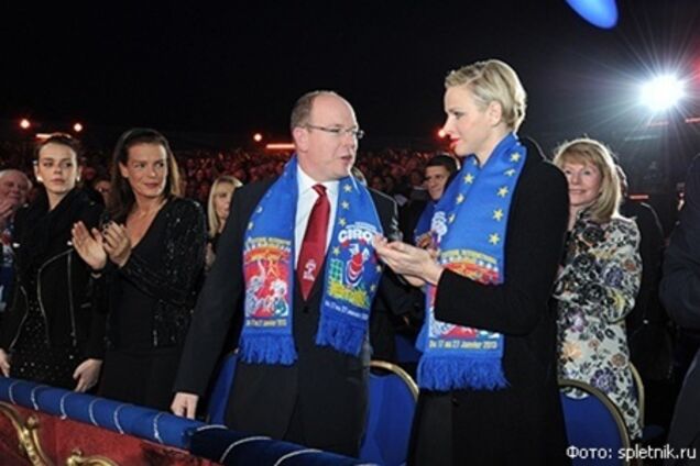 Князь Альбер с супругой посетил Cirque de Monte-Carlo. Фото