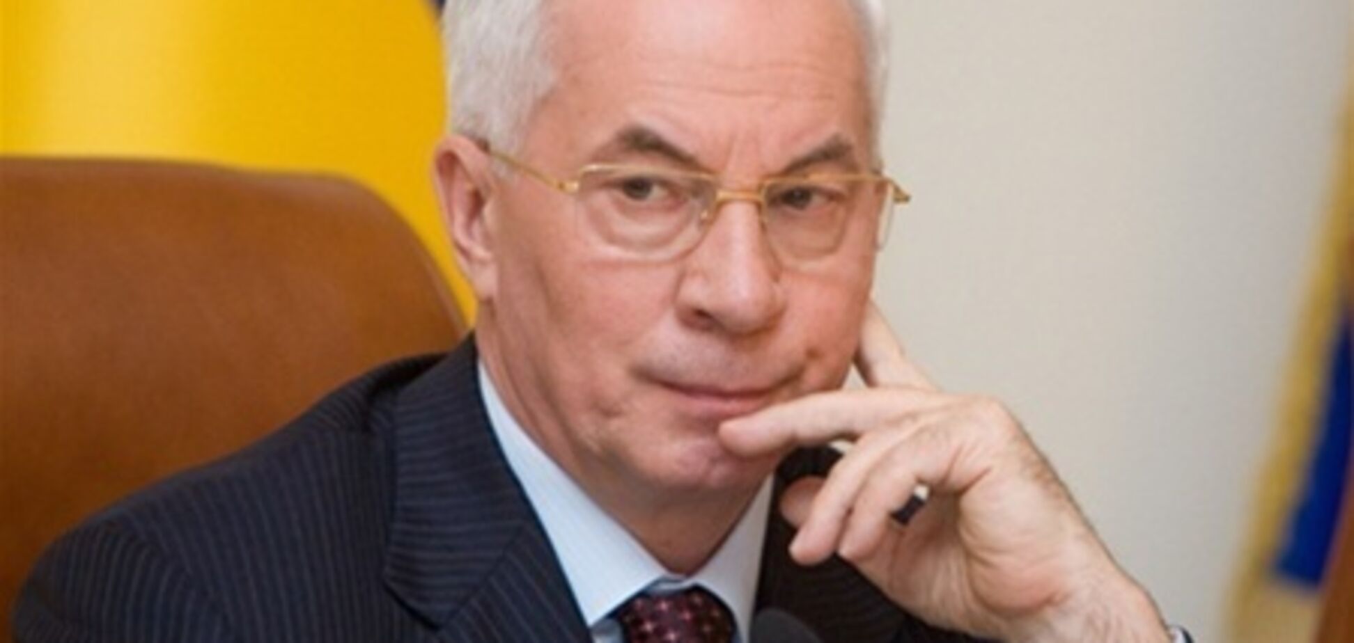 Надбавки в зарплаті Азарова складають більше 25 тис грн.