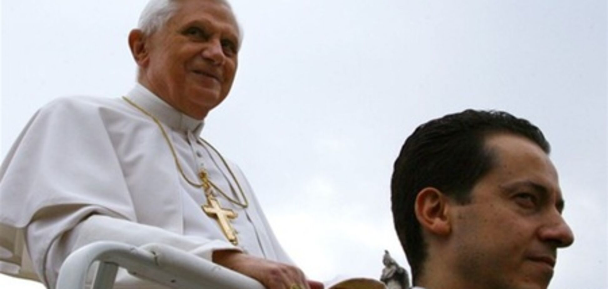 Папа Римский считает, что соцсети укрепляют семью