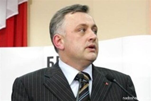 В ПР назвали Власенко неуклюжим манипулятором