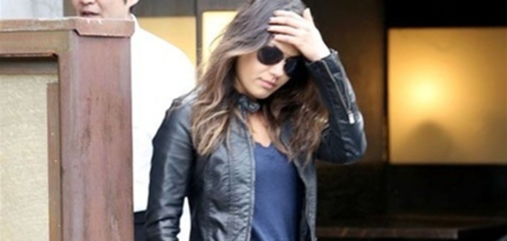 Мила Кунис ленится наряжаться на улицу. Фото