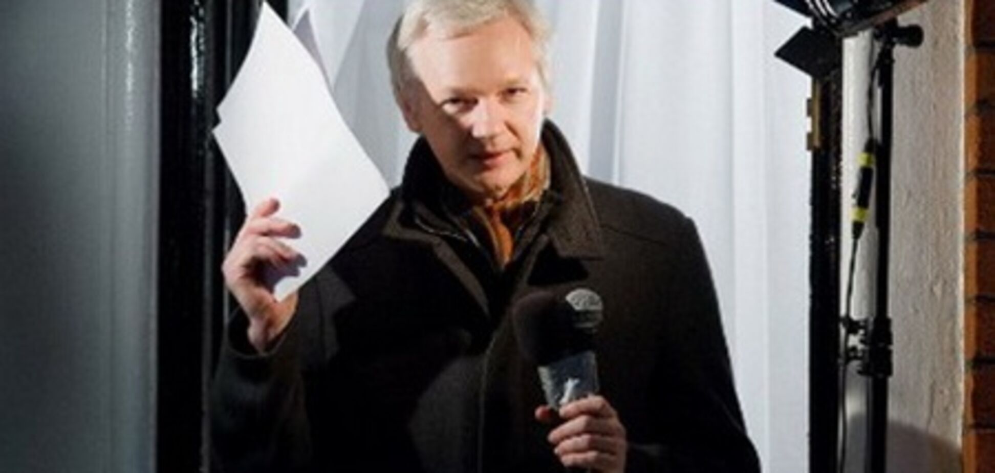 Джулиан Ассанж назвал фильм о себе 'сплошной ложью'