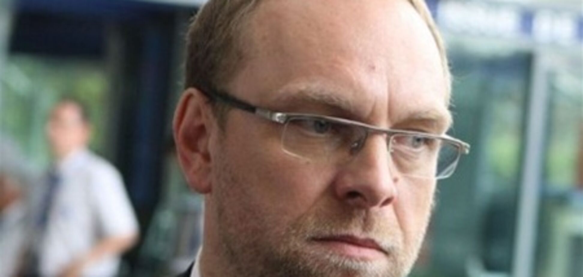 Власенко не выпустили в Страсбург. Видео