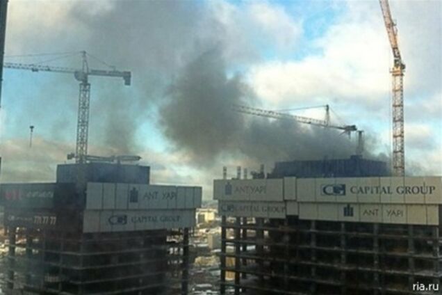 При пожаре в 'Москва-Сити' пострадал один человек. Видео