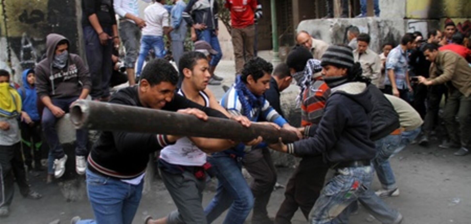 У Каїрі почалися зіткнення напередодні річниці революції