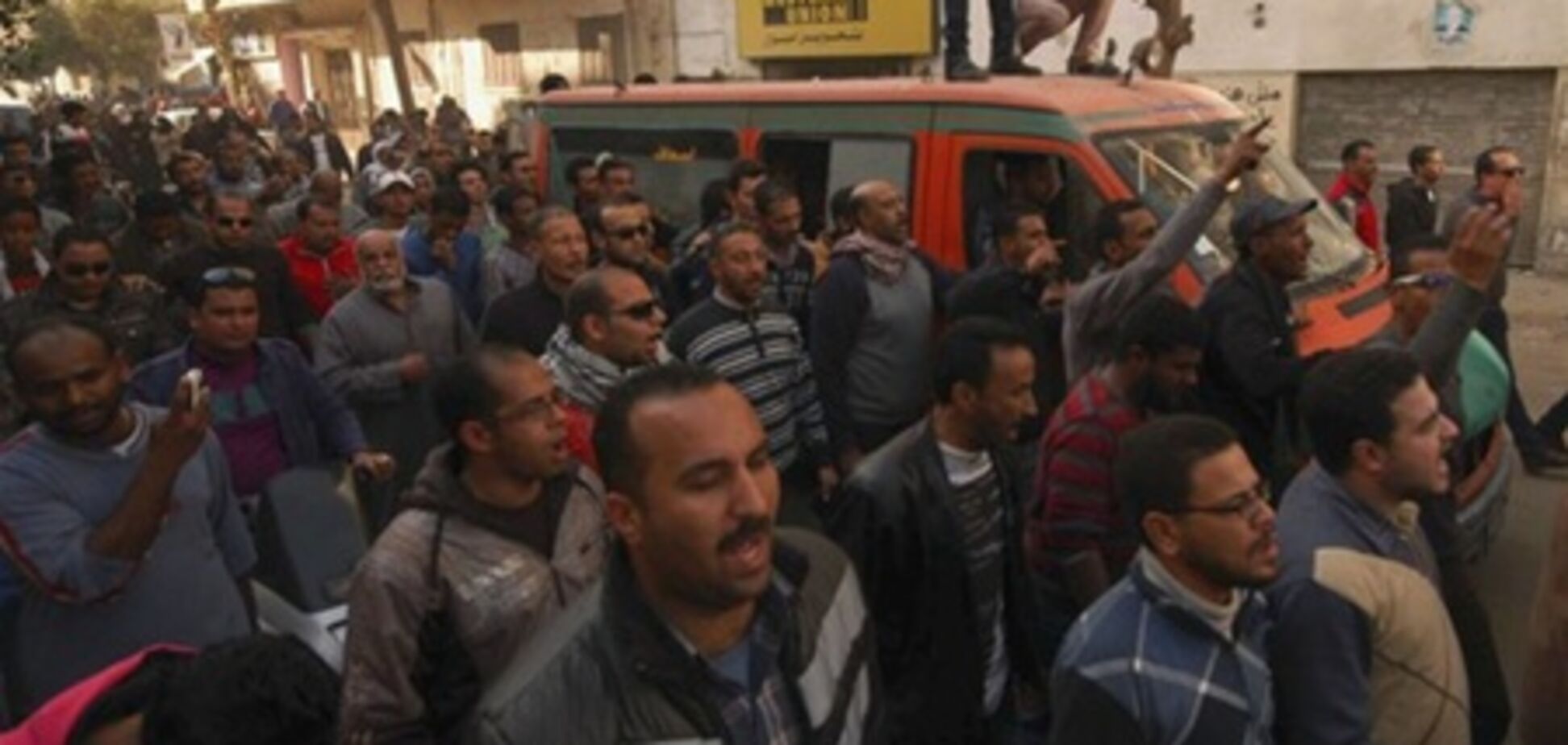 У єгипетському Суеці протестувальники підпалили поліцейську ділянку