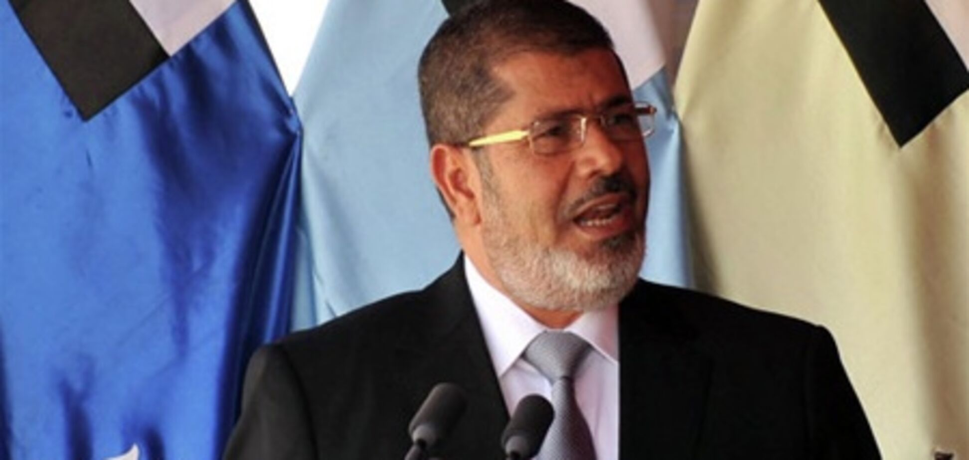 Президент Египта через Twitter призвал демонстрантов отказаться от насилия