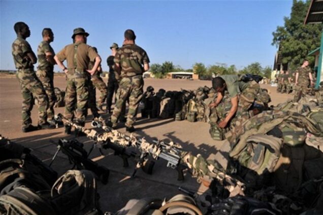 Почти 8000 солдат оправят в Мали страны Африки