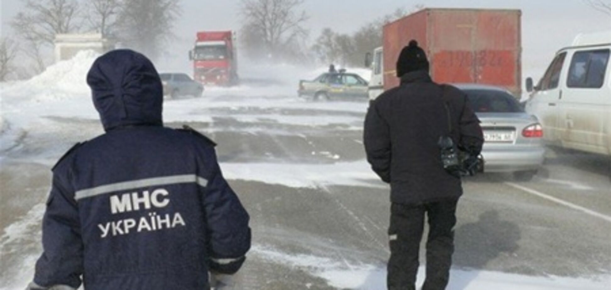 Бойцы ГосЧС на Запорожье освободили из снежного плена более 300 человек