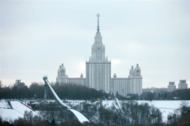 У Москві через пожежу з будівлі МДУ евакуювали 400 осіб