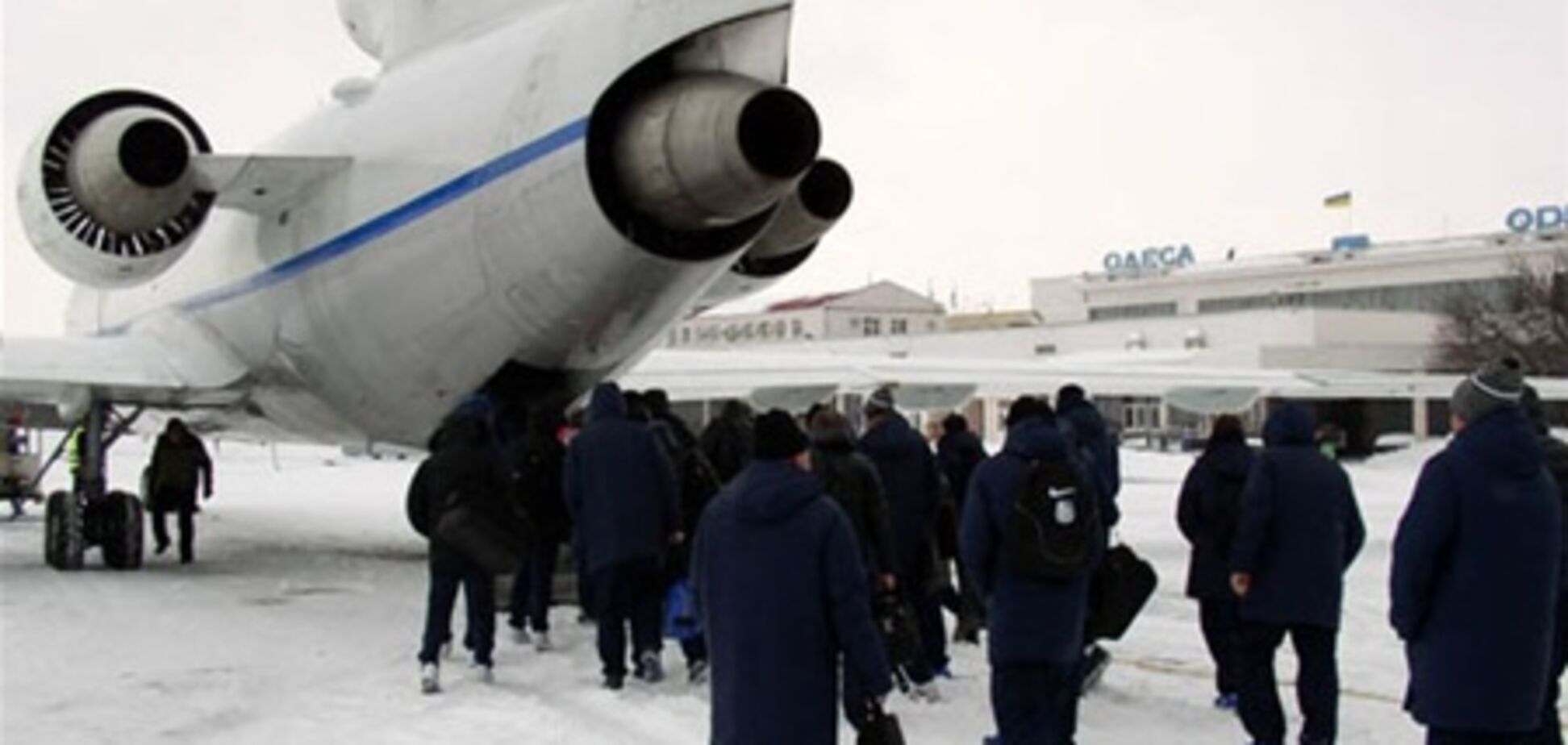 В самолет с украинскими футболистами попала молния