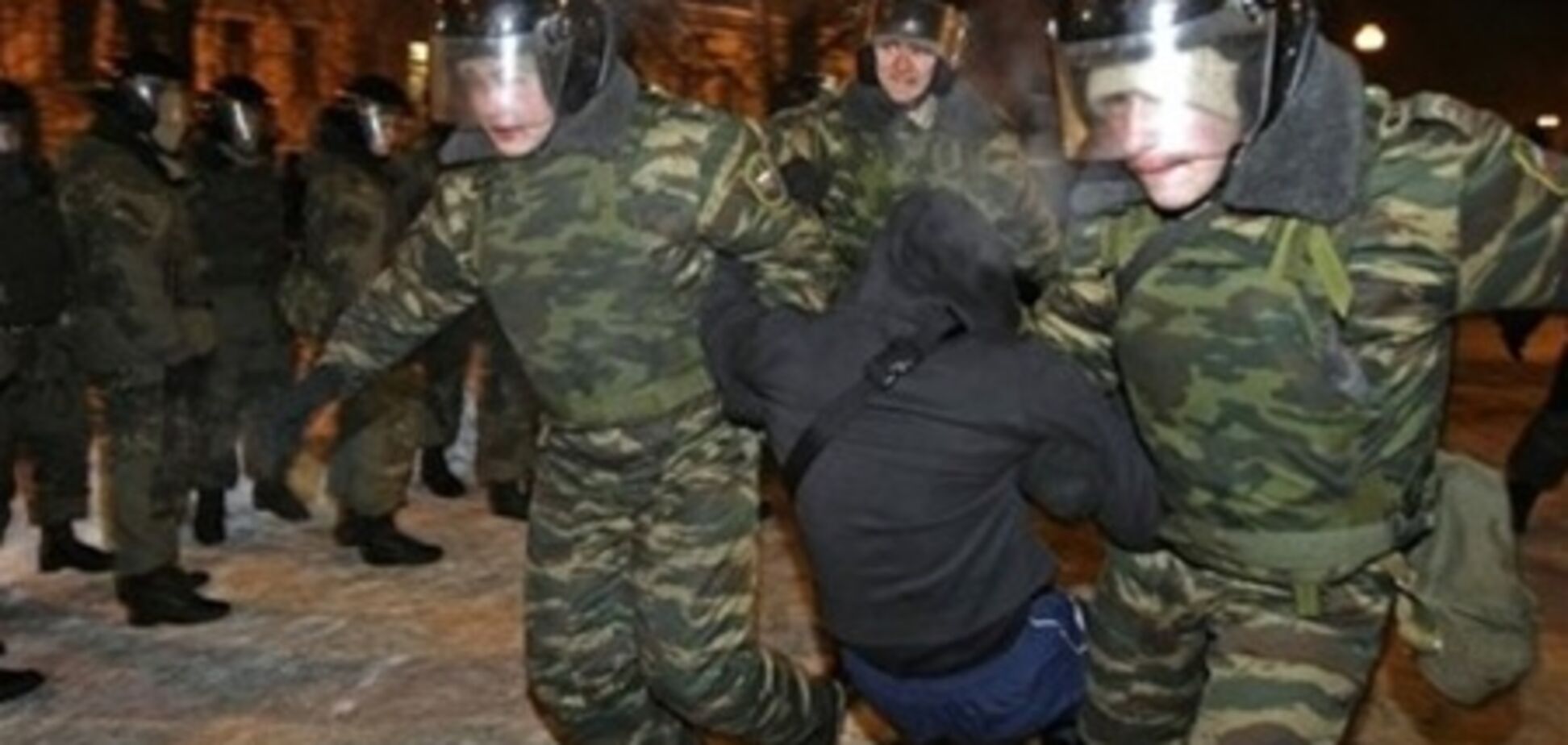 Двох українців заарештували в Невинномиську на 15 діб