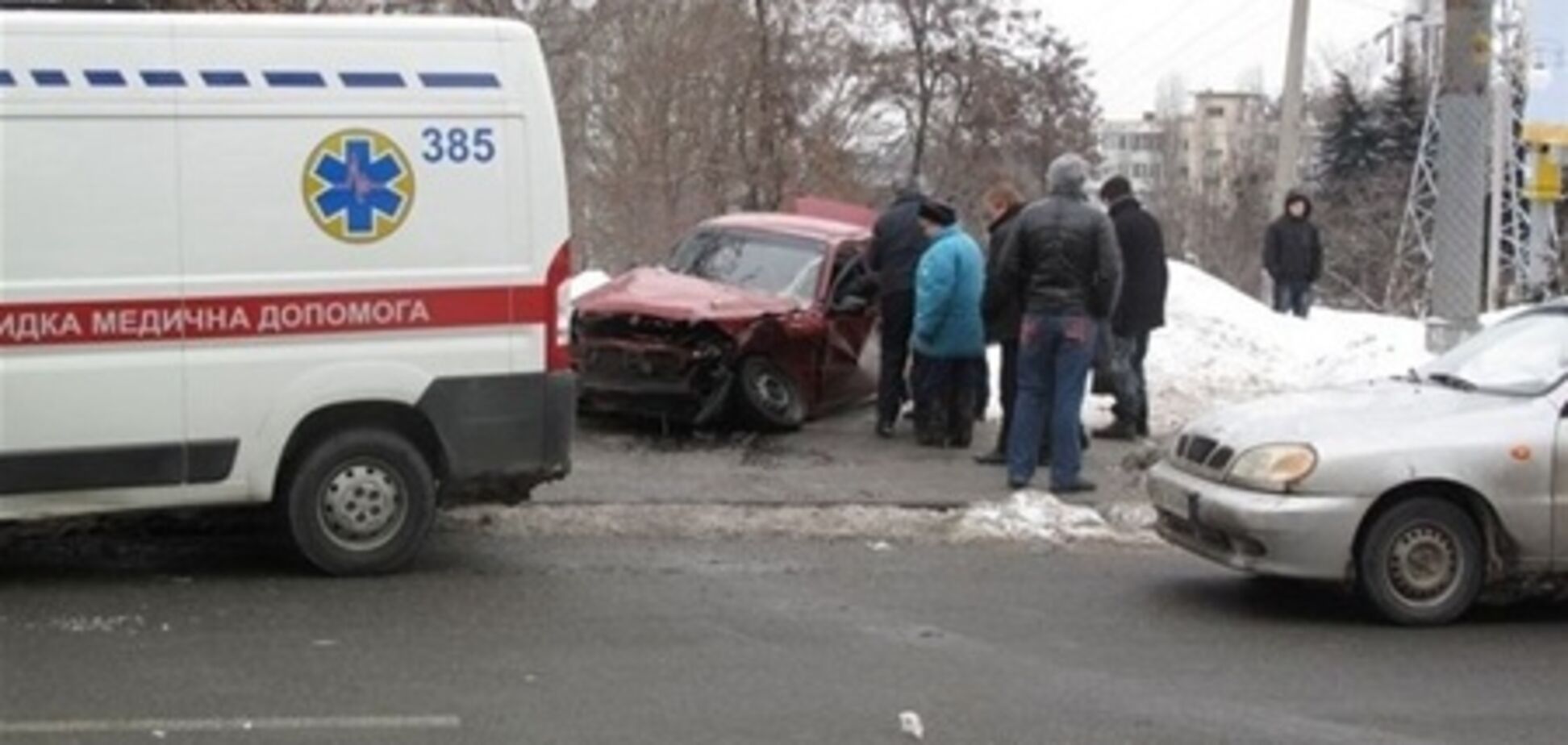На Соломенке столкнулись иномарки, пострадал пешеход