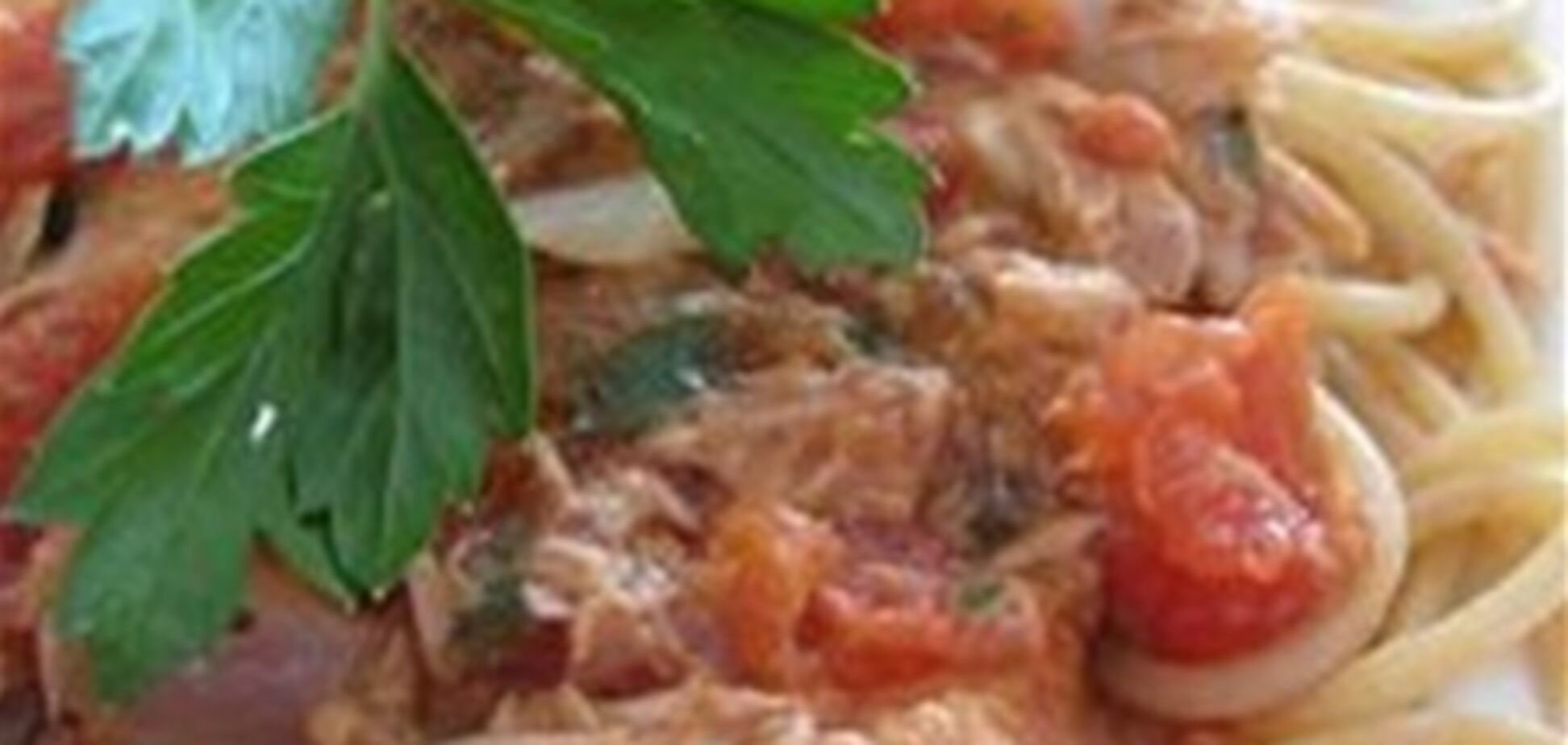 Спагетти с тунцом и помидорами