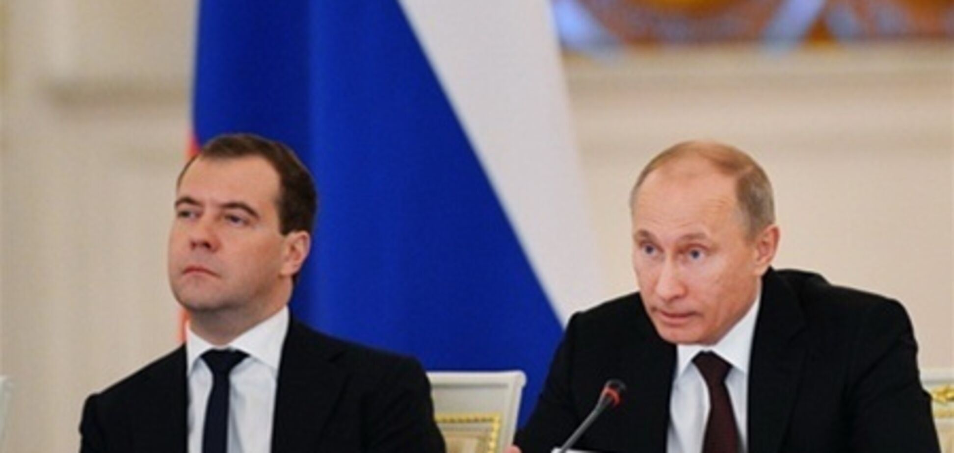 Медведев просит не верить всему, что пишут о его отношениях с Путиным