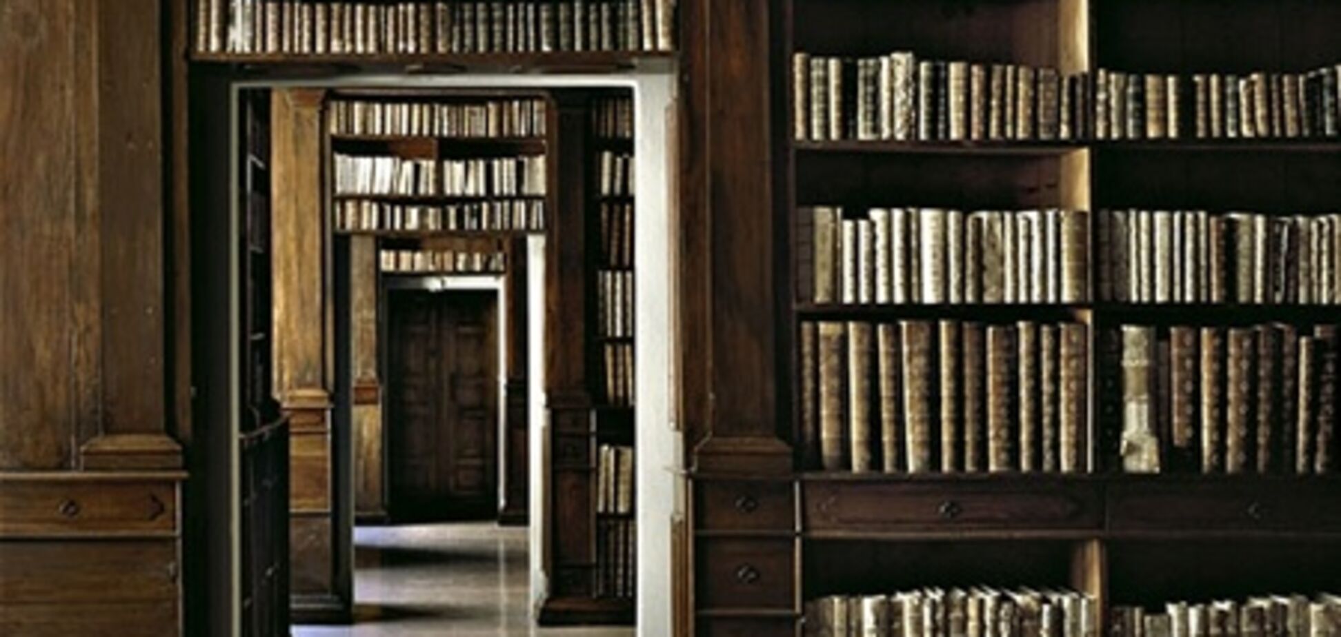 У Неаполі арешти у справі про крадіжку раритетних книг з давньої бібліотеки