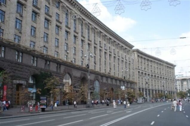 На Крещатике ищут бомбу