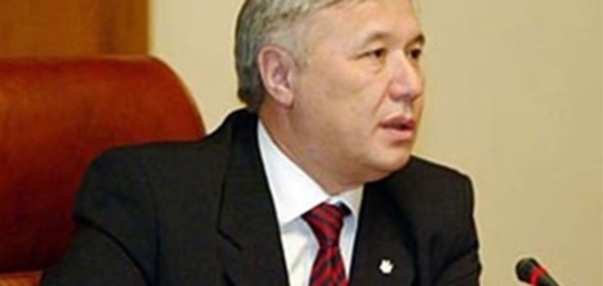 Экс-премьер-министр считает, что Арбузов спас Украину от дефолта