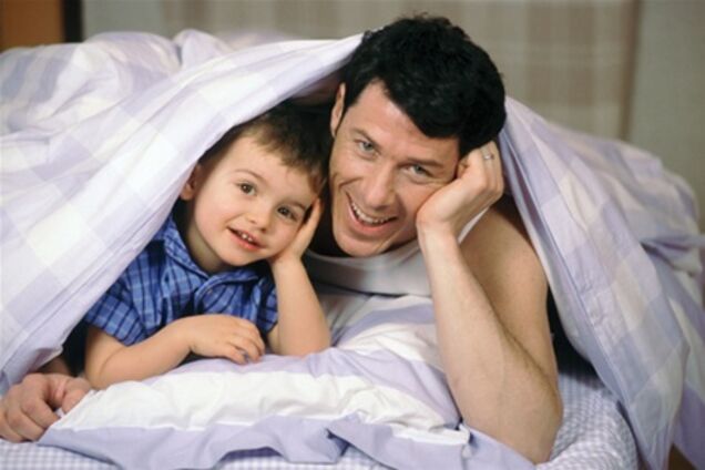 Присвячується тим, хто спить на дивані!