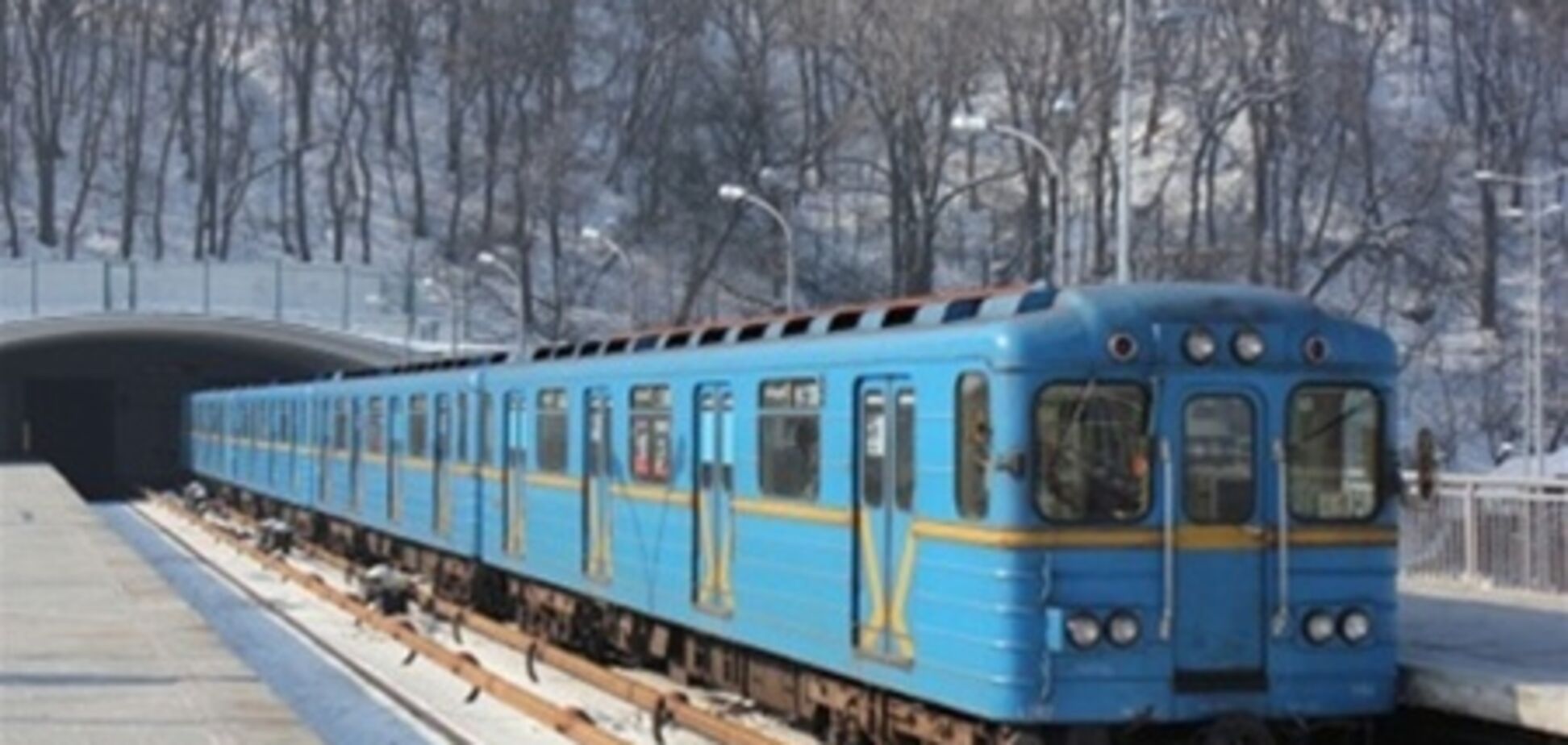 Киевское метро вынуждено уменьшать скорость поездов