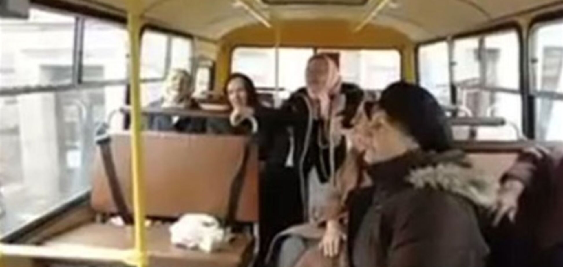 Чернігівські пенсіонерки підірвали Інтернет піснею про 'Лісапед'. Відео