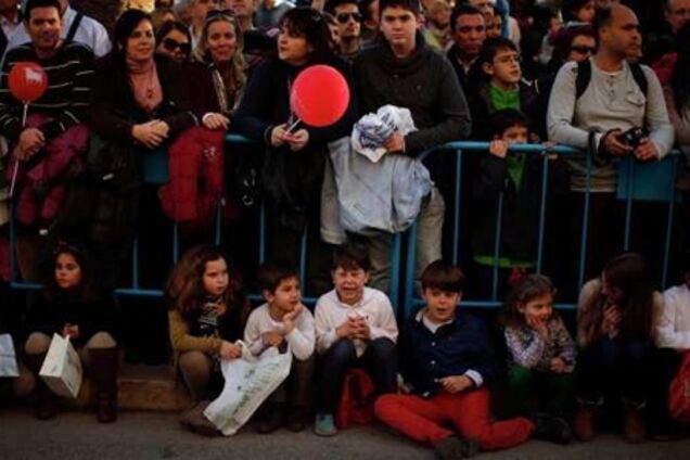 Мальчик трагически погиб во время праздника Трех Королей в Испании