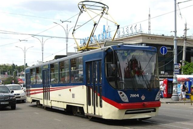 В Запорожье появился трамвай-вертеп 