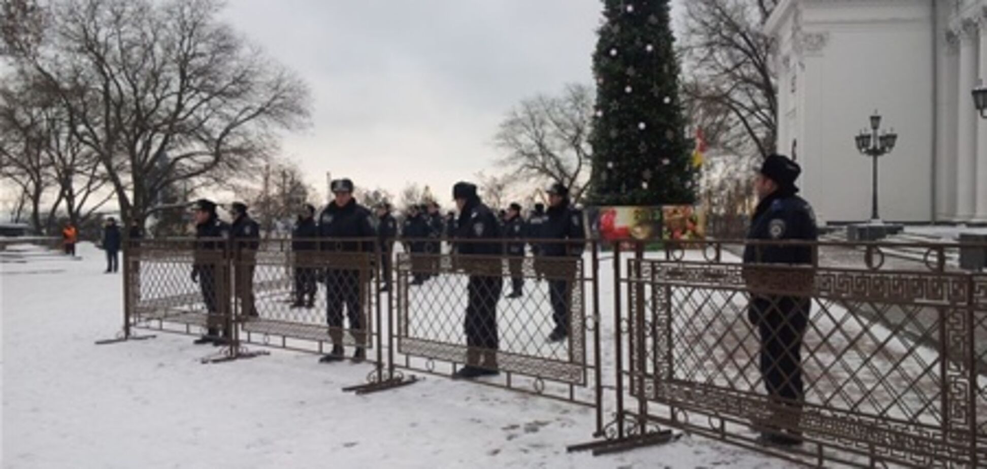 Засідання Одеського міськвиконкому охороняли 50 міліціонерів