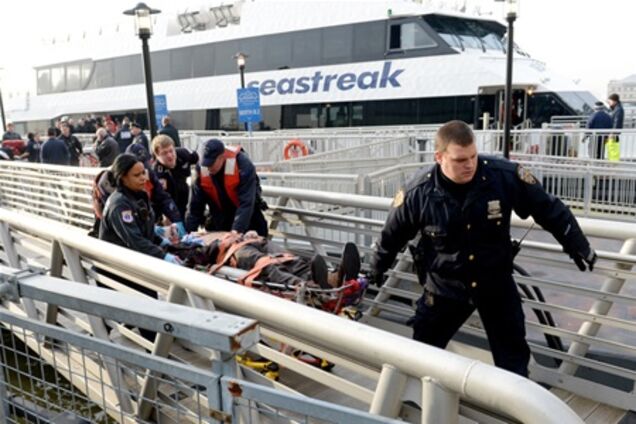 В Нью-Йорке потерпел крушение пассажирский паром