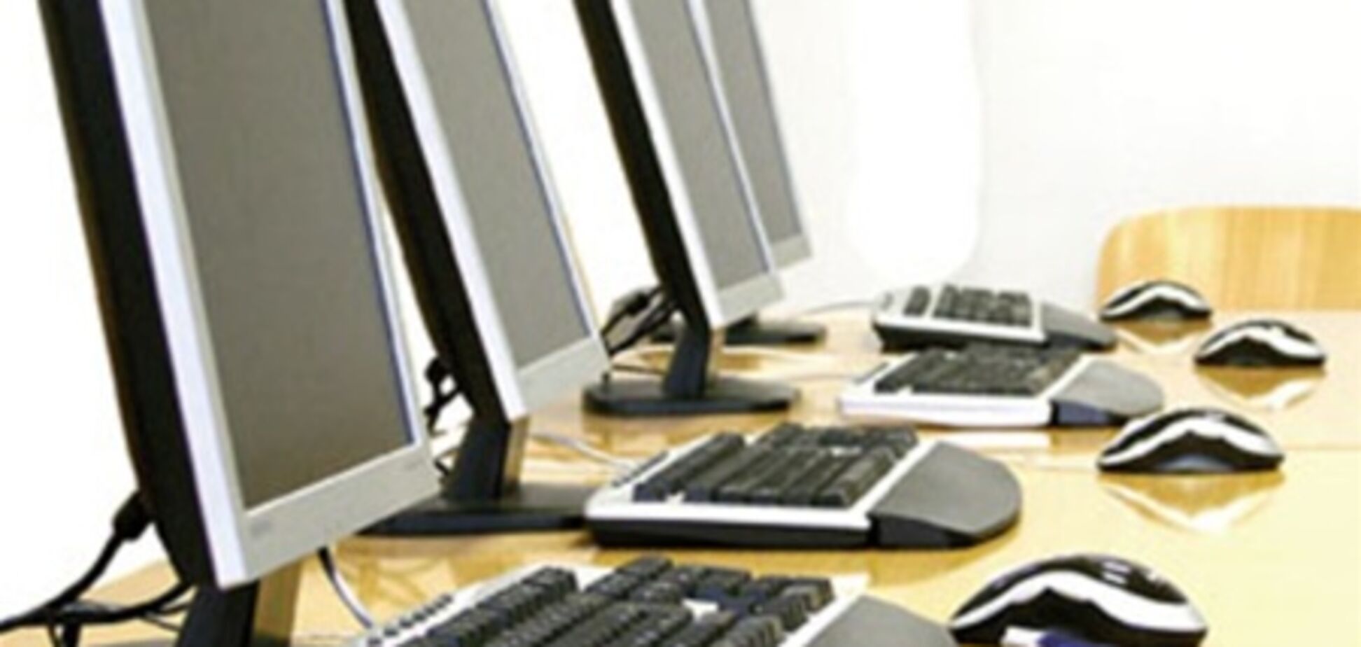 'Укрпочта' купила компьютерную технику вдвое дороже, чем на рынке