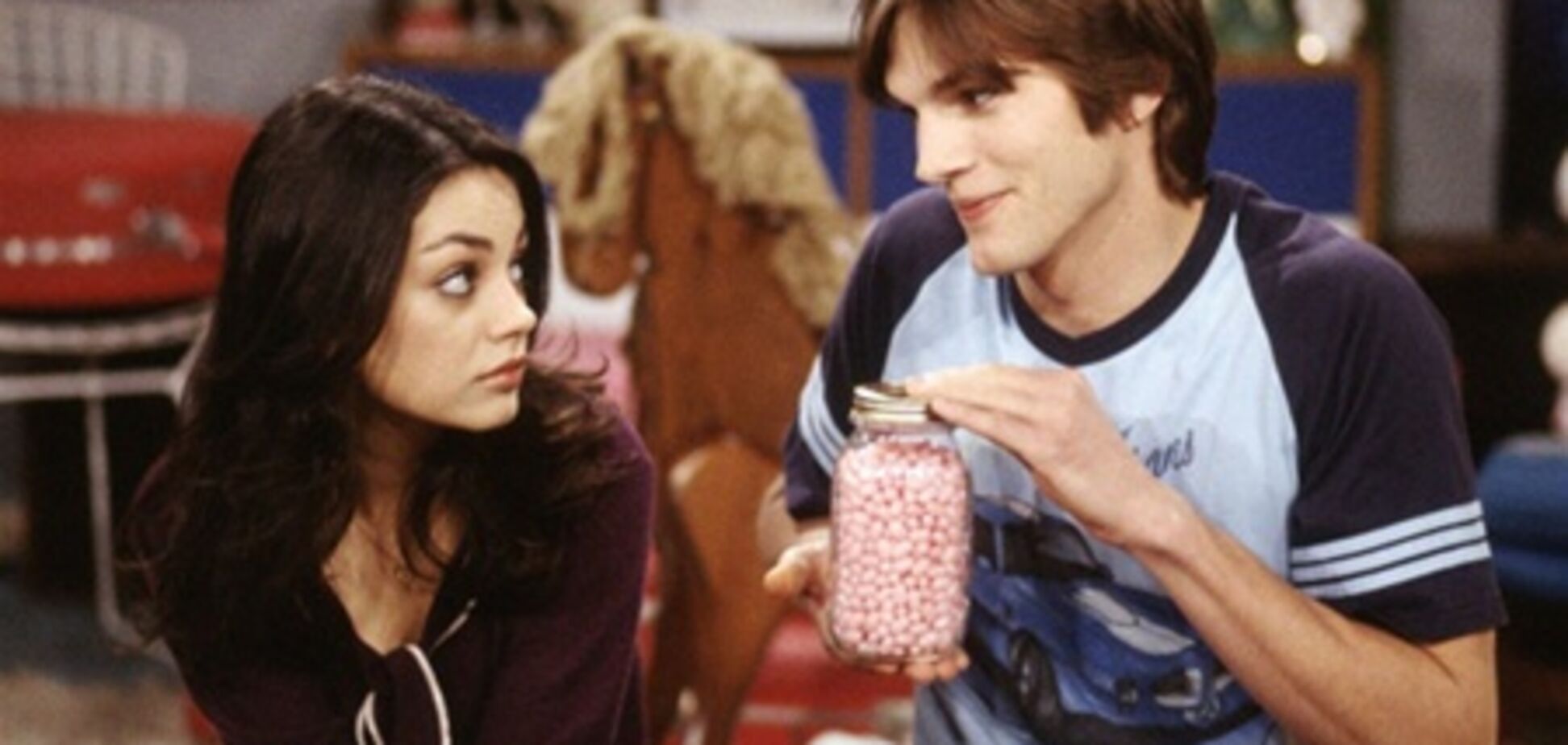 Кунис готовит украинские блюда для Катчера