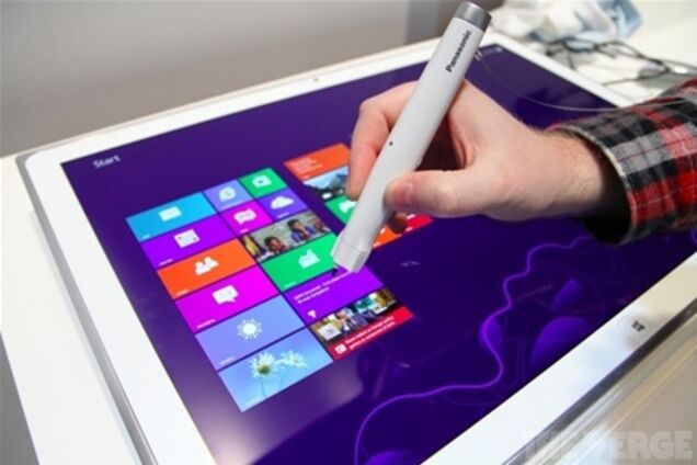 Самый необычный в мире планшет представила Panasonic. Фото