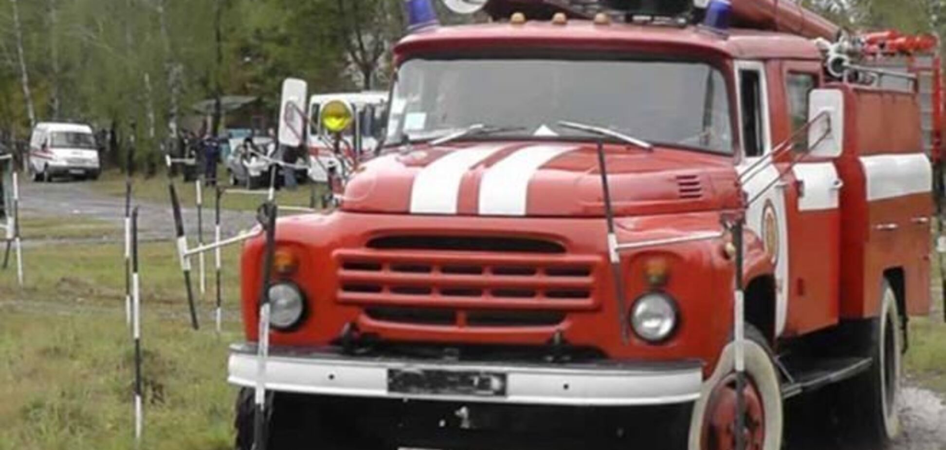 У Чернівецькій області горить 160-річна школа