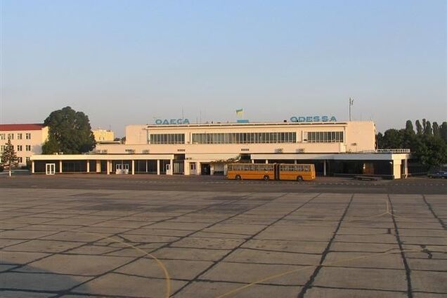 В Одесі літак викотився за межі ЗПС