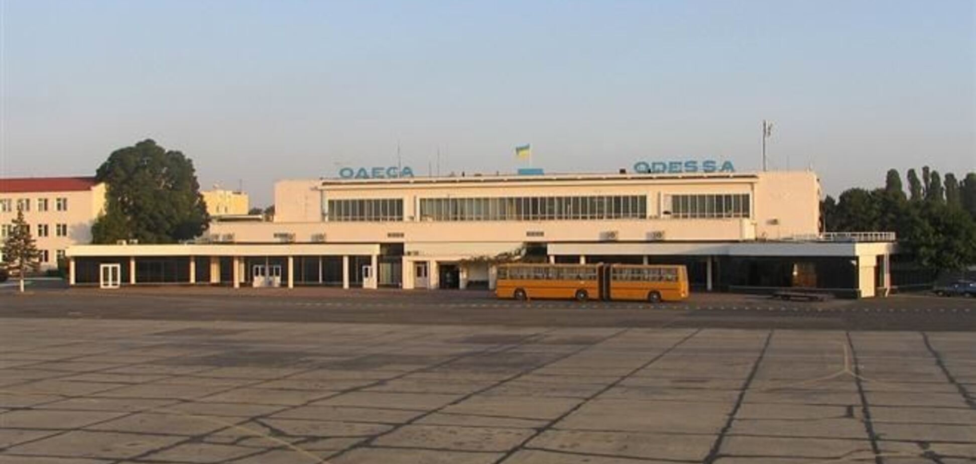 В Одессе самолет выкатился за пределы ВПП