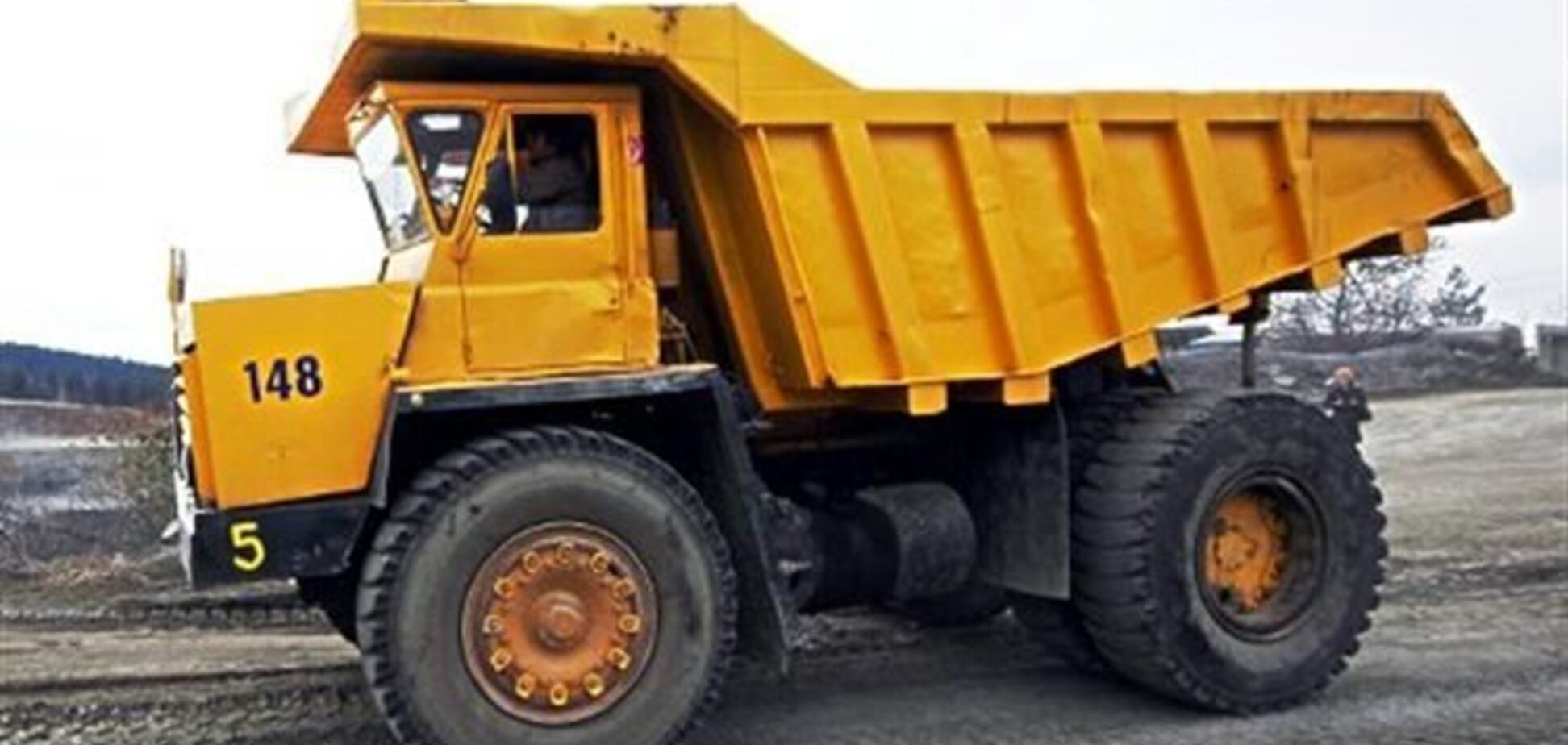 На Винниччине взорвалась шина БелАЗа: один в морге, двое в больнице