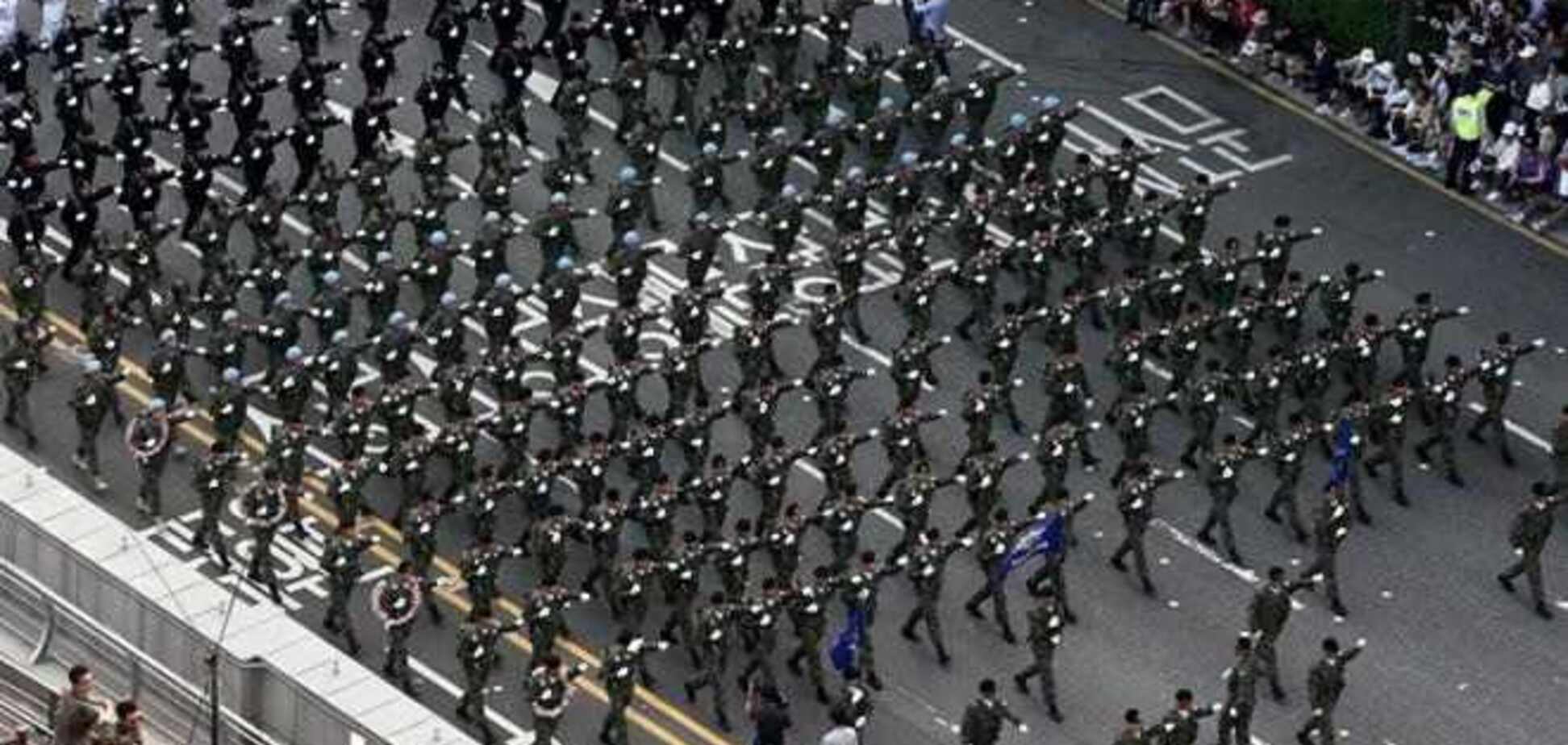 Южная Корея провела крупнейший за 10 лет военный парад