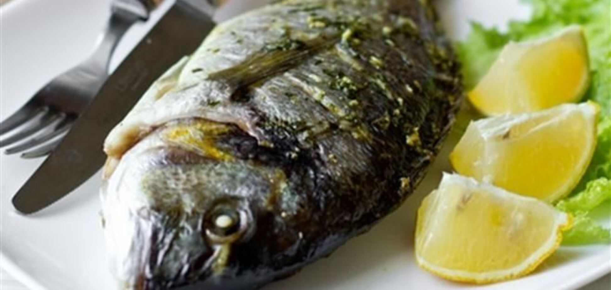 Дорада, запеченная в лимонном песто