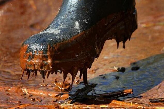 Авария в США: разлилось около 20 тысяч баррелей нефти